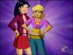 Comment s'appelle sa cousine blonde ?