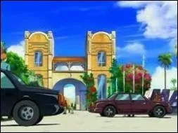 Quel est le nom de l'université où les trois espionnes font leurs études ?