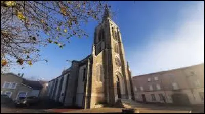 Nous sommes en Auvergne-Rhône-Alpes, à Maringes. Village de l'arrondissement de Montbrison, il se situe dans le département ...
