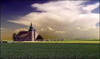 Je vous emmène au milieu des champs, à l'église d'Orrouer. Village du Centre-Val-de-Loire, dans l'aire d'attraction Chartraine, il se situe ...