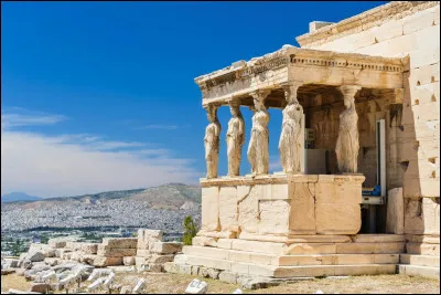 Athènes : Comment s'appelle l'ancienne citadelle qui abrite le Parthénon ?