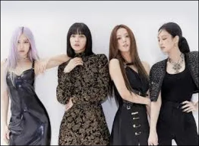 Tes vêtements sont plutôt :