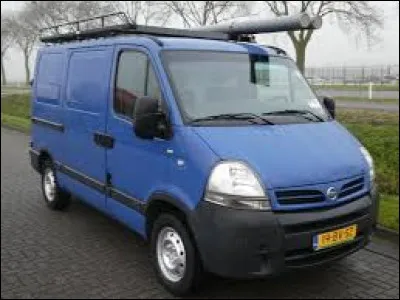 Cet utilitaire bleu est un ...