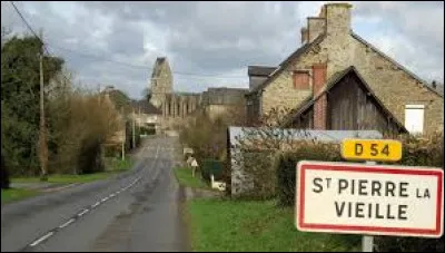 Nous sommes en Normandie, à l'entrée de Saint-Pierre-la-Vieille. Ancienne commune de l'arrondissement de Vire, elle se situe dans le département ...