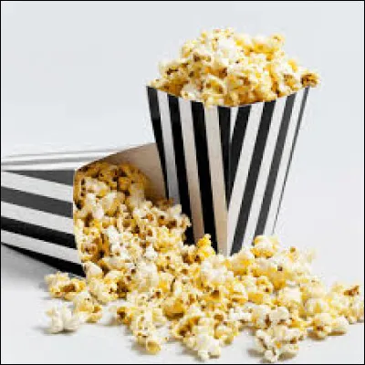 Où est-il courant de manger un seau de pop-corn ?
