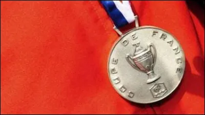 La Coupe de France de football ne fut pas disputée entre 1940 et 1945.