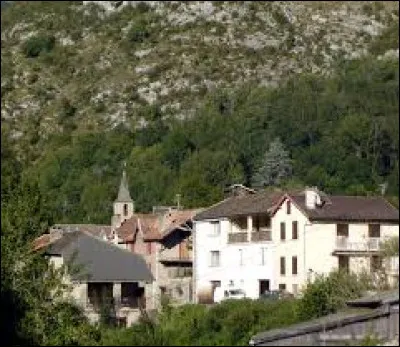 Village Ariégeois, traversé par le Vicdessos, Capoulet-et-Junac se situe dans l'ancienne région ...