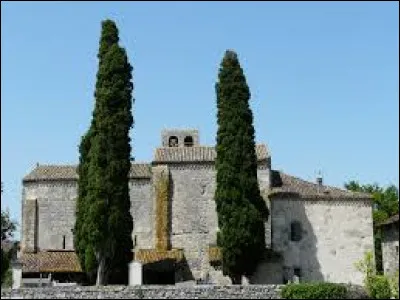 Voici l'église Saint-Étienne, à Fontarède. Hameau néo-aquitain dépendant du village de Moncaut, dans l'arrondissement de Nérac, il se situe dans le département ...