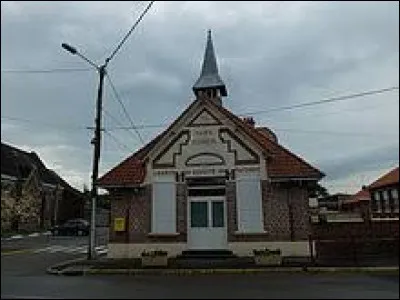 Commune des Hauts-de-France, dans l'aire d'attraction de Lens-Liévin, Neuvireuil se situe dans le département ...