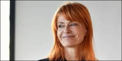 Quelle est la nationalité de la chanteuse Axelle Red ?