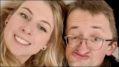Comment s'appelle le sketch que Guillaume Bats et Laura Laune ont fait (sur les réseaux sociaux), où elle essaye de le tuer ?