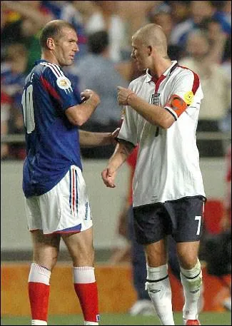 Euro 2004... un doubl dans les arrts de jeu du match contre l'Angleterre pour offrir un succs 2-1 inespr aux bleus. Comment marqua t-il ?