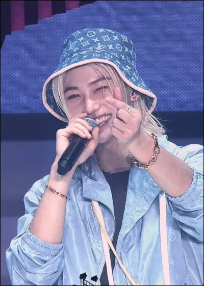 Avec qui forme-t-il le Hyunlix ?