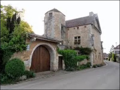 Nous partons visiter la maison des Goix, à Coutarnoux. Village de Bourgogne-Franche-Comté, dans l'arrondissement d'Avallon, il se situe dans le département ...