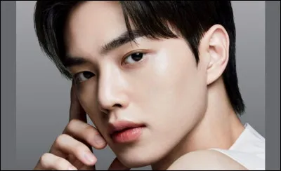 Dans quelle série joue-t-il ?