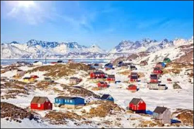 Quel pays détient le Groenland ?