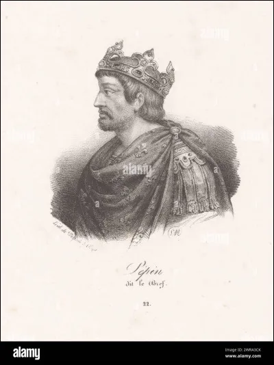 Qui a été le premier roi de la dynastie des Carolingiens ?