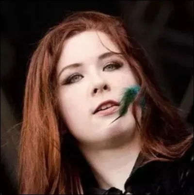 Patty Gurdy joue-t-elle de la vielle ou du piano ?