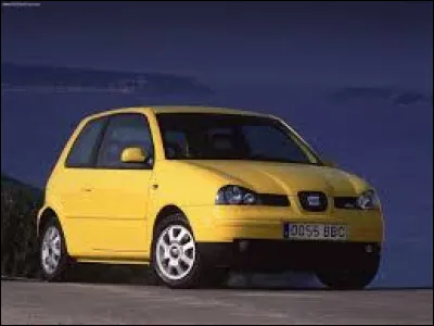 Quel est le nom de cette petite voiture jaune ?