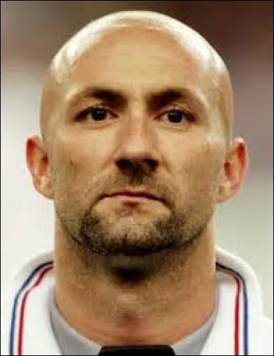 Passons aux hommes. Né en 1971, dans quel club de football Fabien Barthez n'a-t-il jamais évolué ?