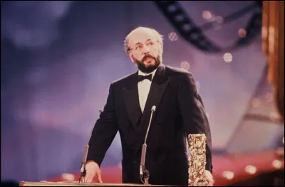 Un film de Bertrand Blier a été récompensé par l'Oscar du meilleur film en langue étrangère. Il s'agit du film...