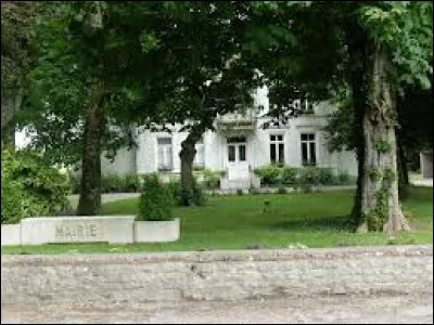 Nous sommes dans les Hauts-de-France, à Hardinghen. Commune de l'aire d'attraction Boulonnaise, dans le parc naturel régional des Caps et Marais d'Opale, elle se situe dans le département ...
