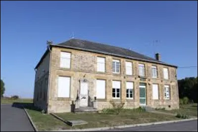 Petit village Ardennais de 66 habitants, Quilly se situe en région ...
