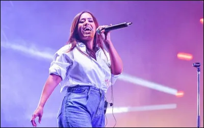 Qui est cette chanteuse française ?