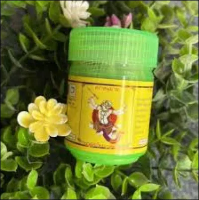 Comment s'appelle cet inhalateur à base de plantes, très populaire en Thaïlande ?