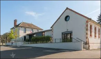 Pour finir, nous partons en Auvergne-Rhône-Alpes, à Villebret. Commune de l'aire d'attraction Montluçonnaise, elle se situe dans le département ...