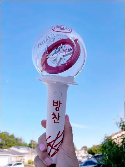 A qui appartient ce lightstick ?