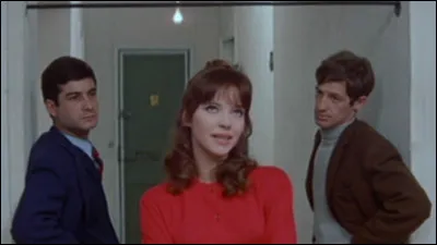 À quel metteur en scène doit-on le long-métrage "Une femme est une femme" ?