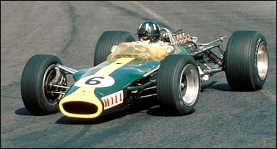 Dans les années 60 Graham Hill domine le championnat, mais sur quelle voiture ?