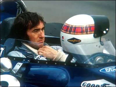 À qui appartient ce casque avec une auréole aux couleurs de l'Ecosse ?