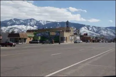 La petite ville de Fillmore (aujourd'hui 2 500 habitants), nommée ainsi en l'honneur de Millard Fillmore, treizième président de 1850 à 1853, a été de 1851 à 1856 capitale de ce territoire qui n'était pas encore un Etat : dans quel Etat se trouve-t-elle ?