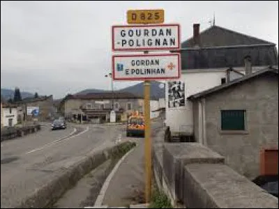 Nous sommes maintenant à l'entrée de Gourdan-Polignan. Village de l'arrondissement de Saint-Gaudens, sur les bords de la Garonne, il se situe dans le département ...