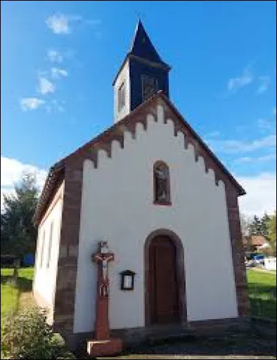 Voici la chapelle de la Très-Sainte-Vierge-Marie, à Ohrenthal. Ancienne commune de Lorraine, dans l'arrondissement de Sarreguemines, elle se situe dans le département ...