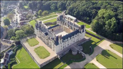Dans quel château s'est ouvert le Musée national de la Renaissance, en 1977  ?