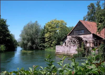 Quel fleuve côtier sert de frontière entre la Somme et le Pas-de-Calais ?