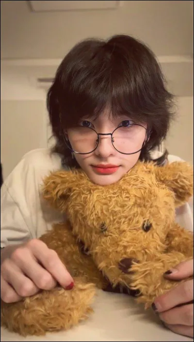 Que disent les autres membres du groupe à propos de lui ?