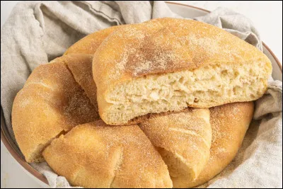 Quel type de pain marocain est souvent consommé quotidiennement ?