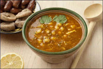 Comment sappelle la soupe marocaine traditionnelle souvent consommée pendant le ramadan ?