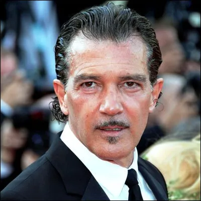 Quel personnage de séducteur danimation a été doublé par Antonio Banderas aux États-Unis ?