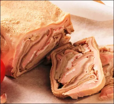 Quelle spécialité culinaire à base de gras-double, qui doit son nom à un maréchal de Napoléon III, peut être mangée dans un mâchon ?