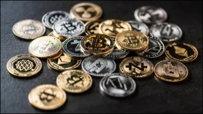 Quel nom donne-t-on à la monnaie électronique ?