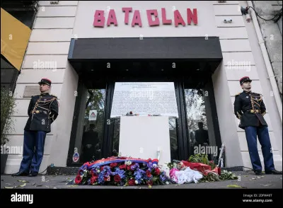 Attentats de Paris : Plusieurs attaques coordonnées à Paris, y compris la salle de concert du Bataclan.
