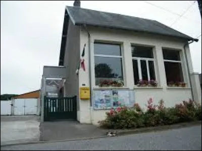 Petit village Samarien de 73 habitants, Ginchy se situe en région ...