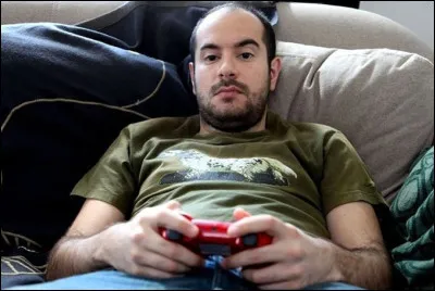 Quelle série courte était diffusée pendant le Grand Journal sur Canal+ en 2011 ?