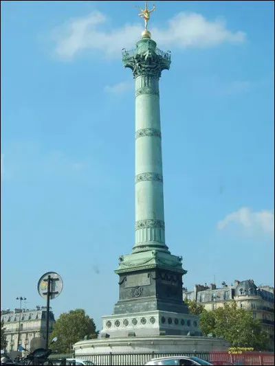 Quel et le nom de cette colonne située place de la Bastille à Paris, érigée en 1835 en commémoration à la révolution de 1830 "Les trois Glorieuses" ?