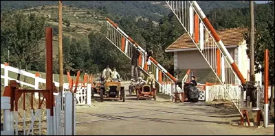 Quel est ce film avec Bourvil se déroulant lors d'une course vélo ?